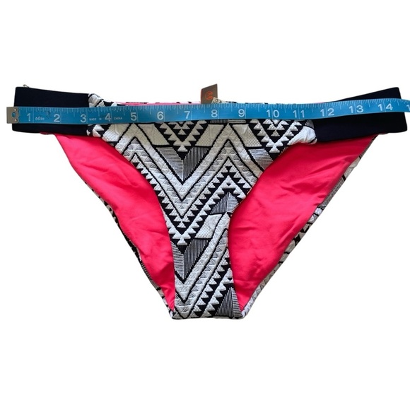 NEW Maaji Geometric Reversible Bikini Bottom - Picture 9 of 11